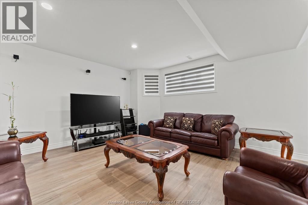 Photo 11 of 144 Meconi Court, Lakeshore ON