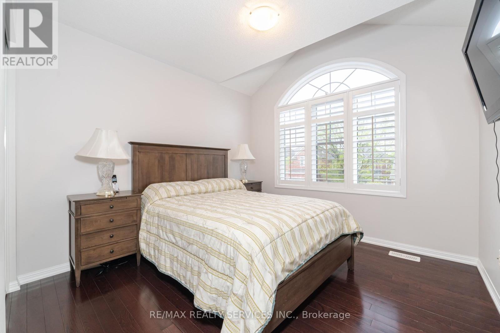 Photo 23 of 4 Klemscott Road, Brampton ON