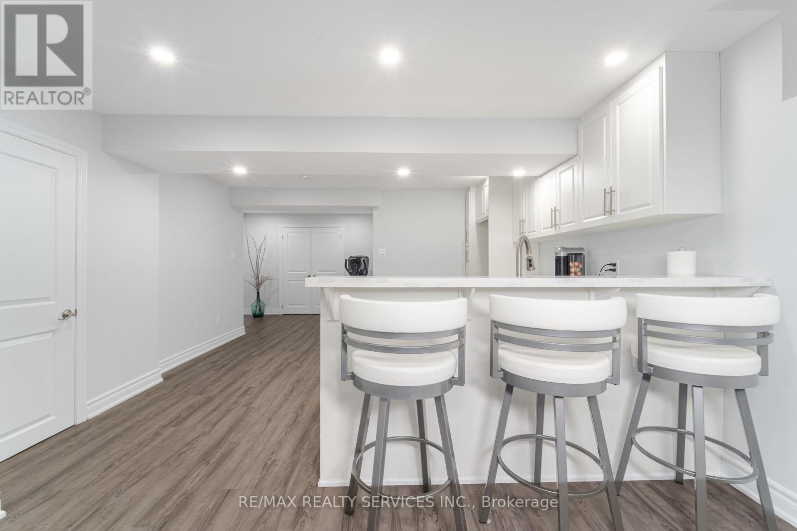 Photo 32 of 4 Klemscott Road, Brampton ON