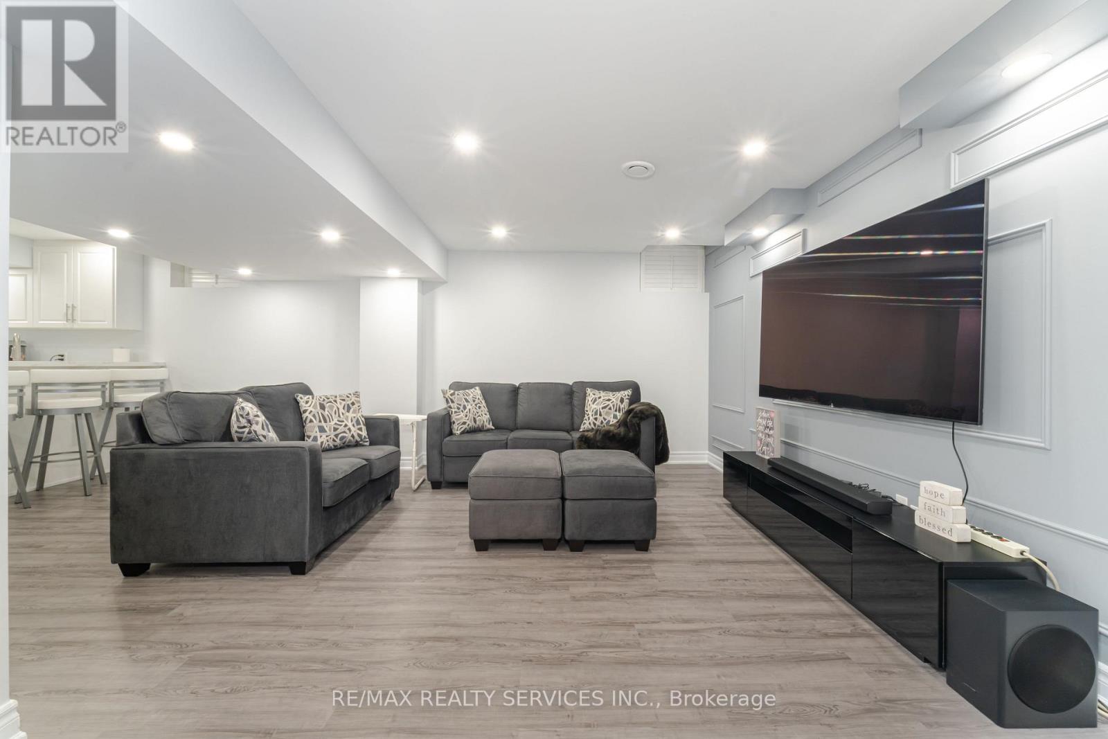 Photo 34 of 4 Klemscott Road, Brampton ON