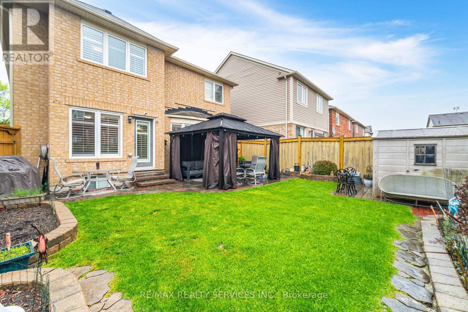Photo 40 of 4 Klemscott Road, Brampton ON