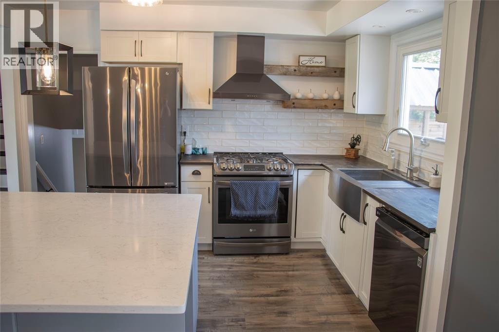 Photo 42 of 800 Rosedale Avenue, Sarnia ON