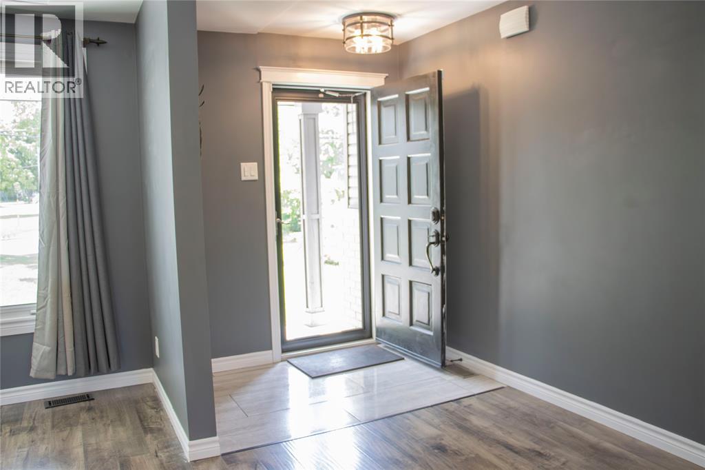 Photo 15 of 800 Rosedale Avenue, Sarnia ON