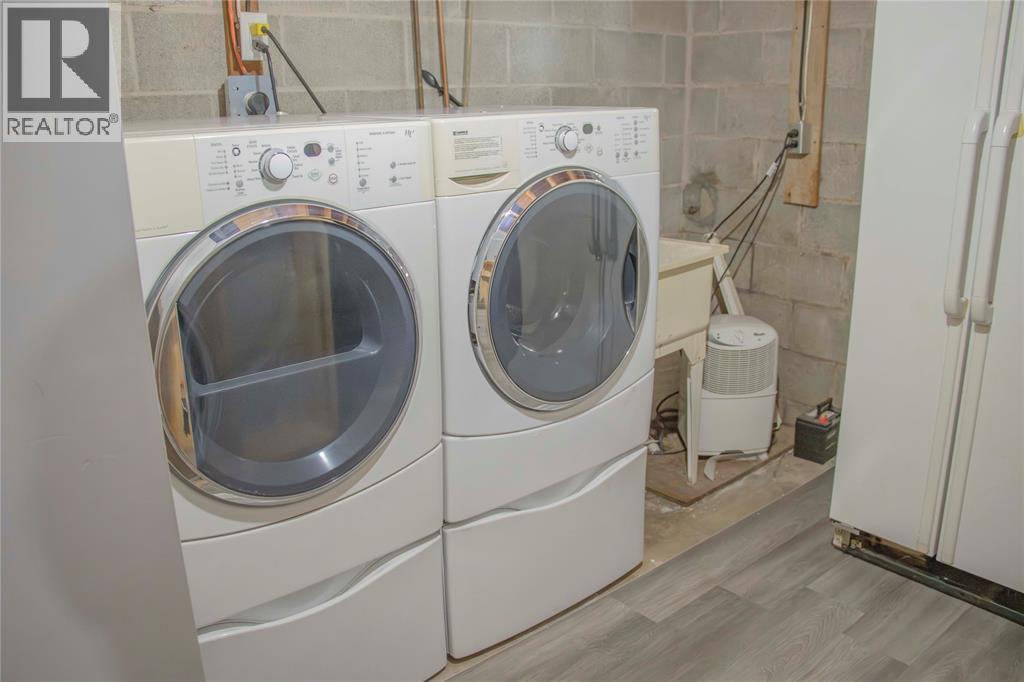 Photo 11 of 800 Rosedale Avenue, Sarnia ON