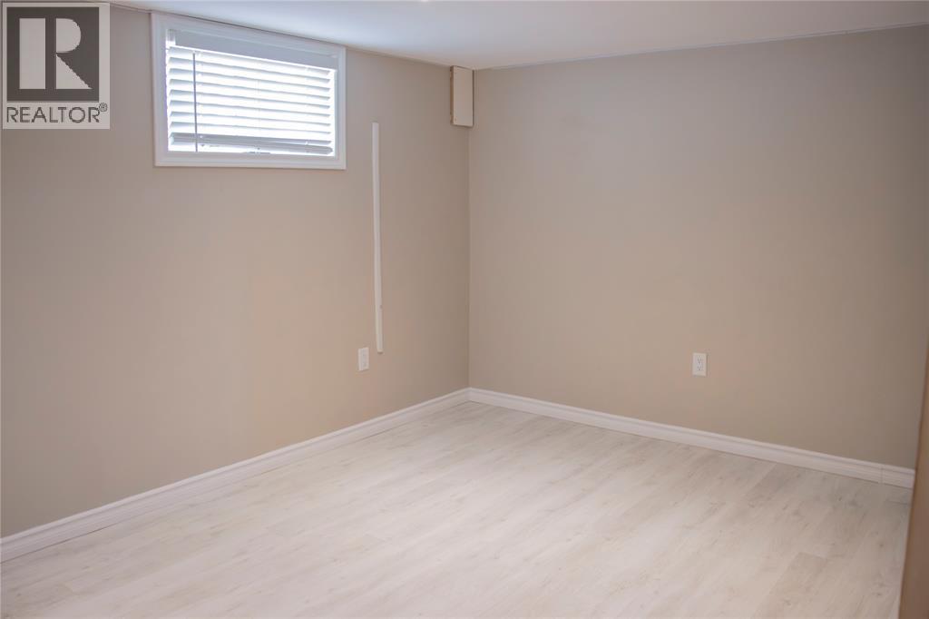 Photo 24 of 800 Rosedale Avenue, Sarnia ON