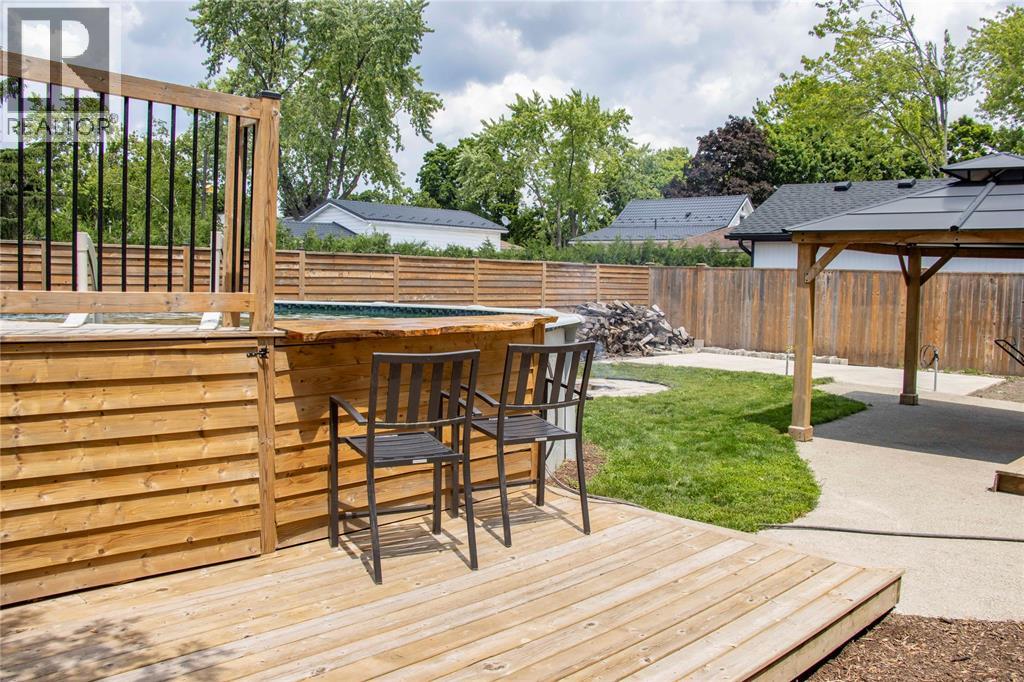 Photo 35 of 800 Rosedale Avenue, Sarnia ON