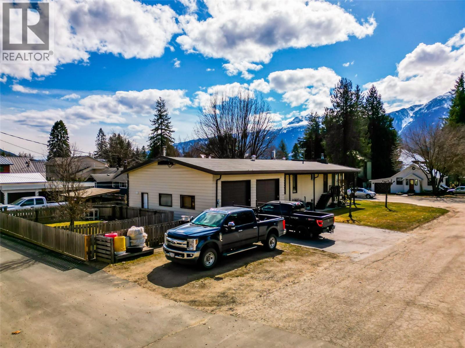 108 Ford Street, Revelstoke