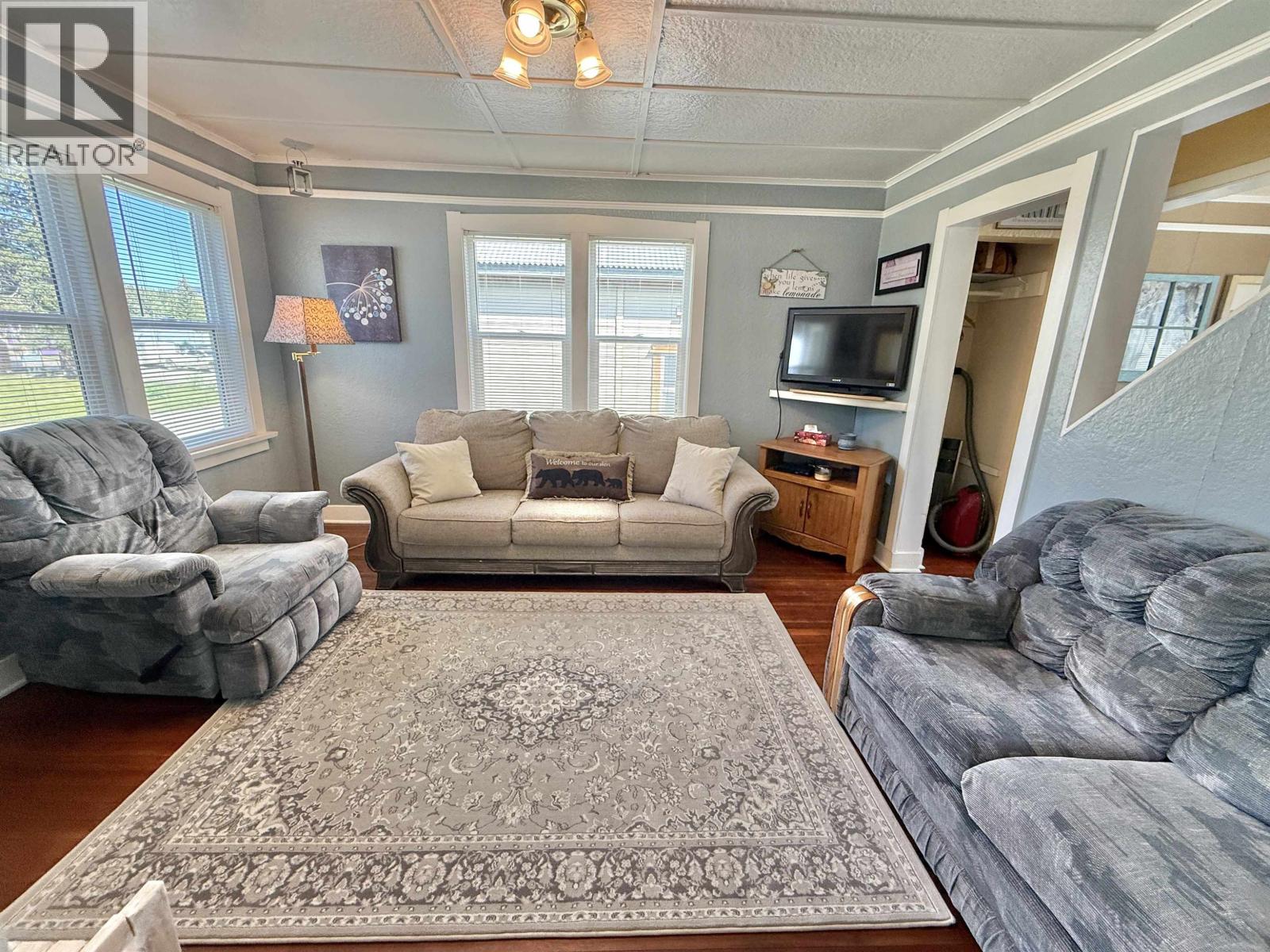 4374 SANDERS AVENUE, Wells
