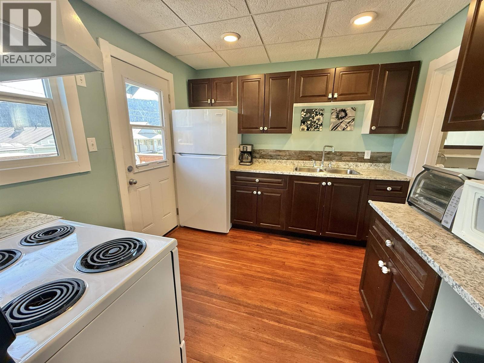 4374 SANDERS AVENUE, Wells