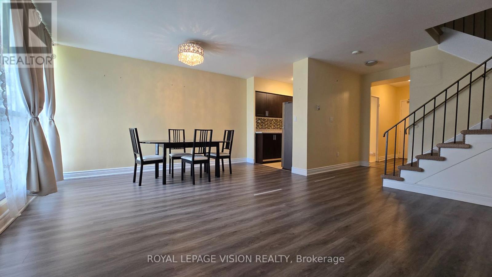Photo 7 of 304 10 Crescent Town Road, Toronto ON