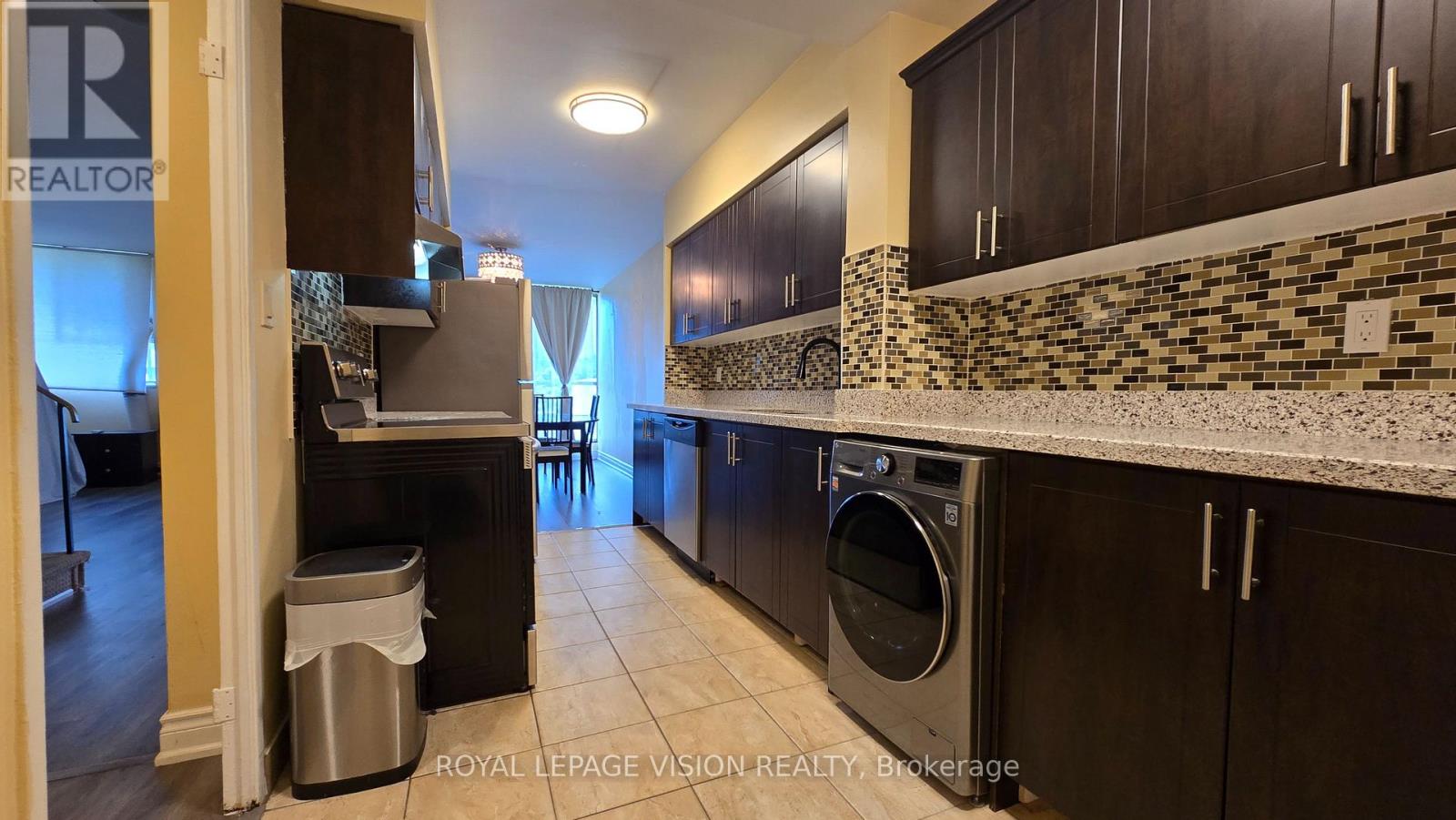 Photo 15 of 304 10 Crescent Town Road, Toronto ON