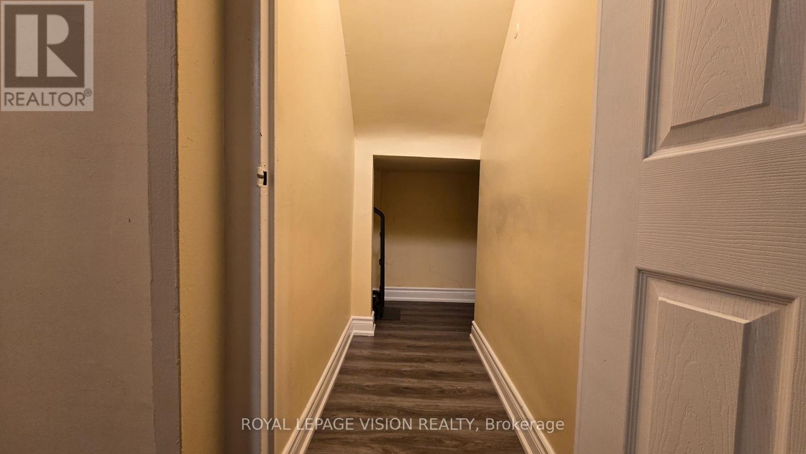 Photo 6 of 304 10 Crescent Town Road, Toronto ON