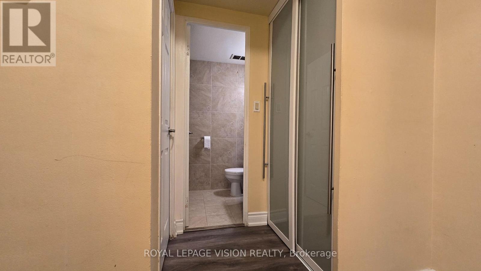 Photo 17 of 304 10 Crescent Town Road, Toronto ON