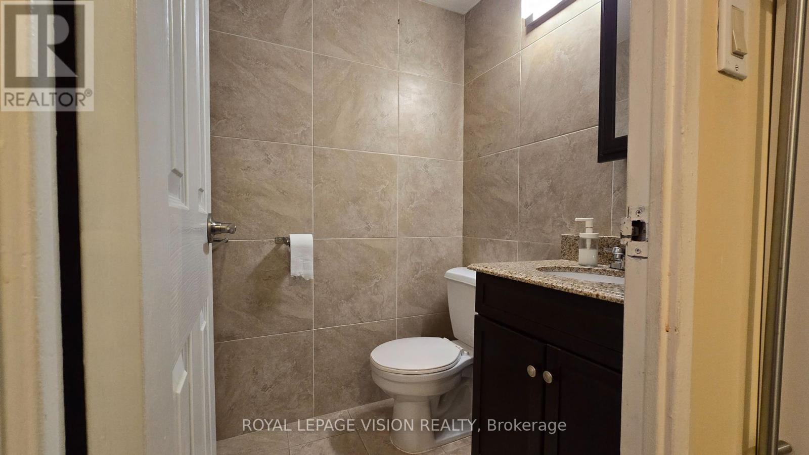 Photo 24 of 304 10 Crescent Town Road, Toronto ON