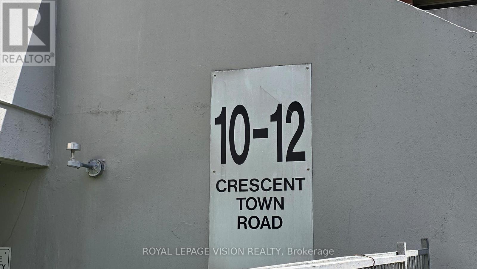 Photo 13 of 304 10 Crescent Town Road, Toronto ON