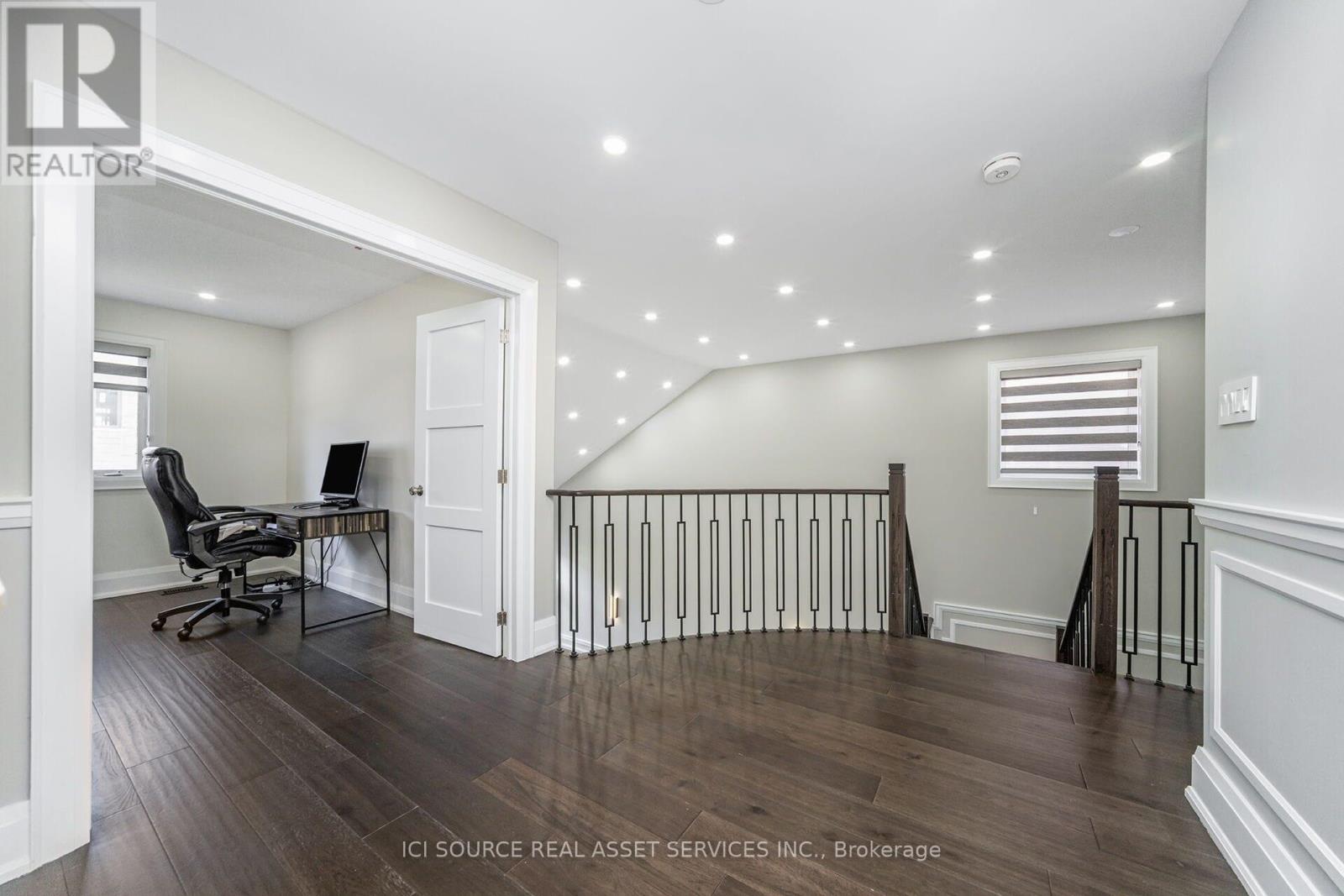 Photo 16 of 12 Amethyst Circle, Brampton ON