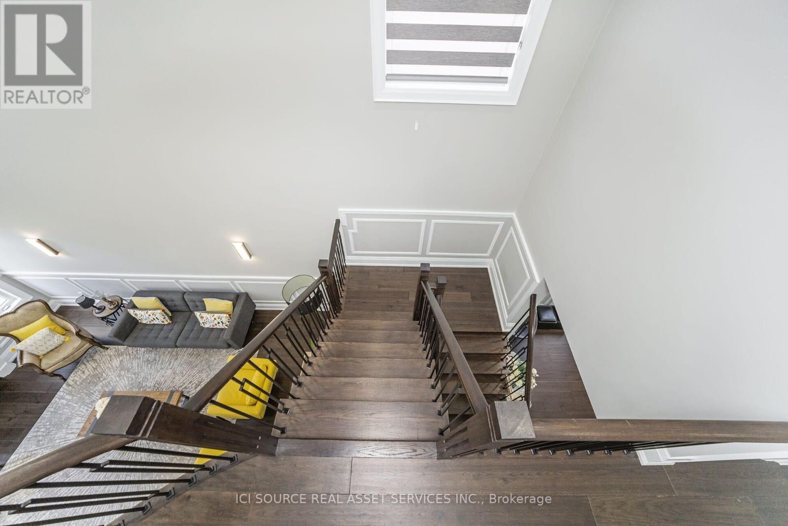 Photo 28 of 12 Amethyst Circle, Brampton ON