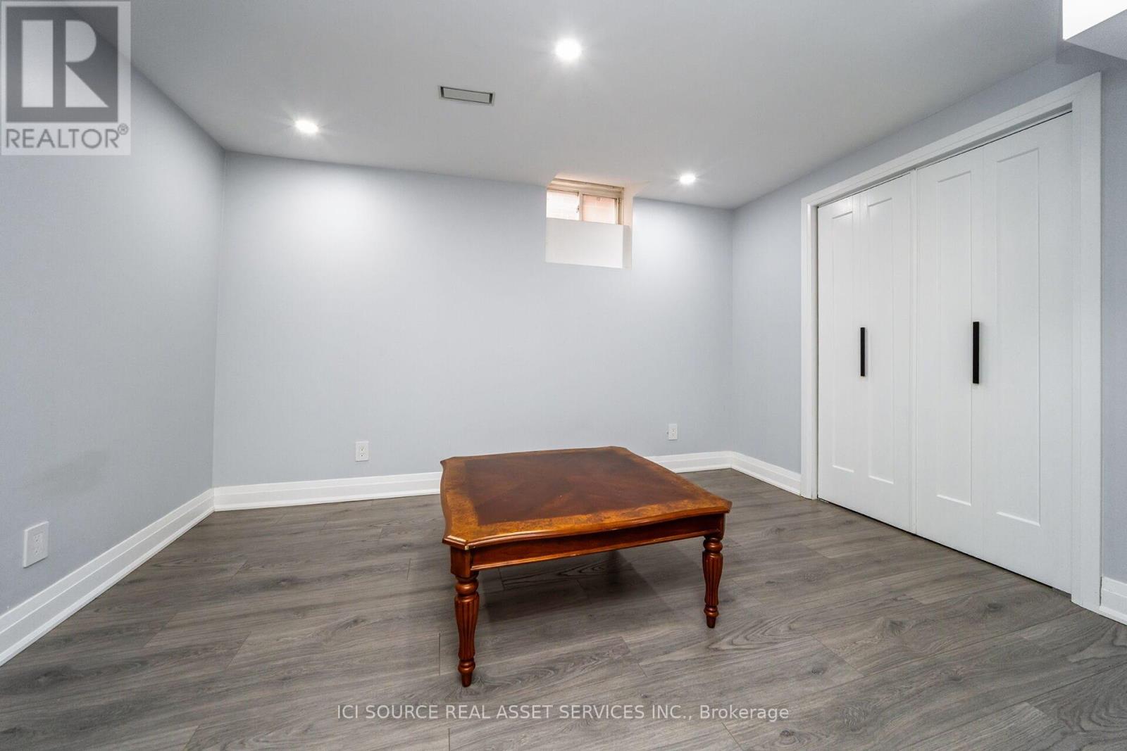 Photo 35 of 12 Amethyst Circle, Brampton ON