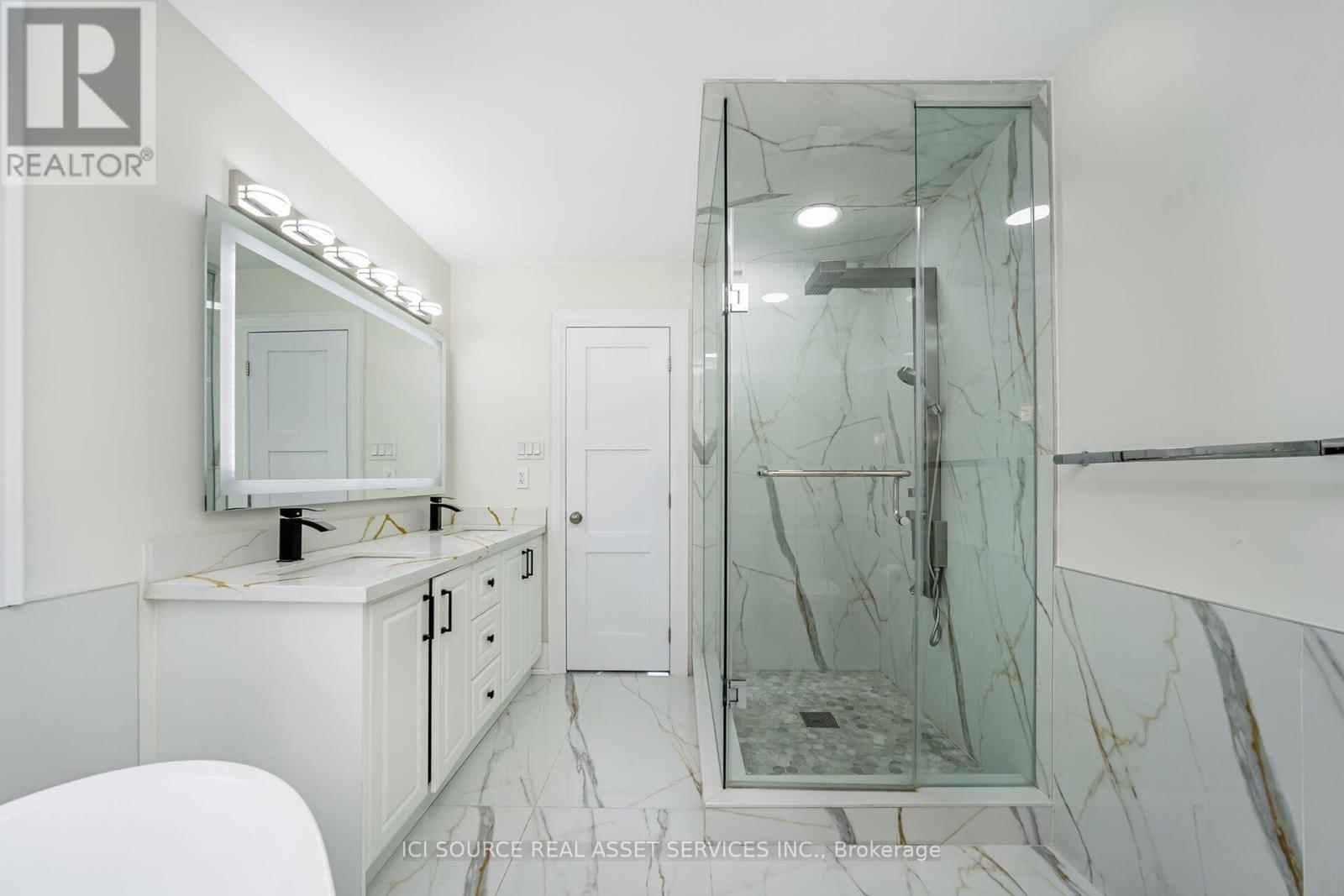 Photo 20 of 12 Amethyst Circle, Brampton ON