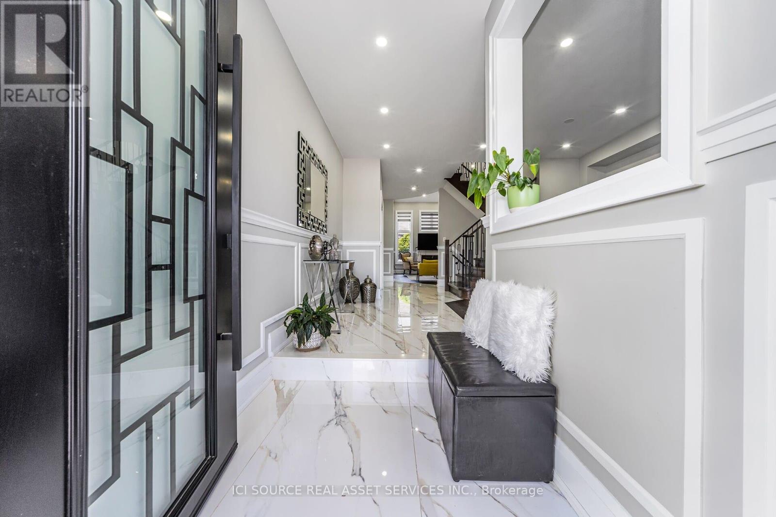 Photo 1 of 12 Amethyst Circle, Brampton ON