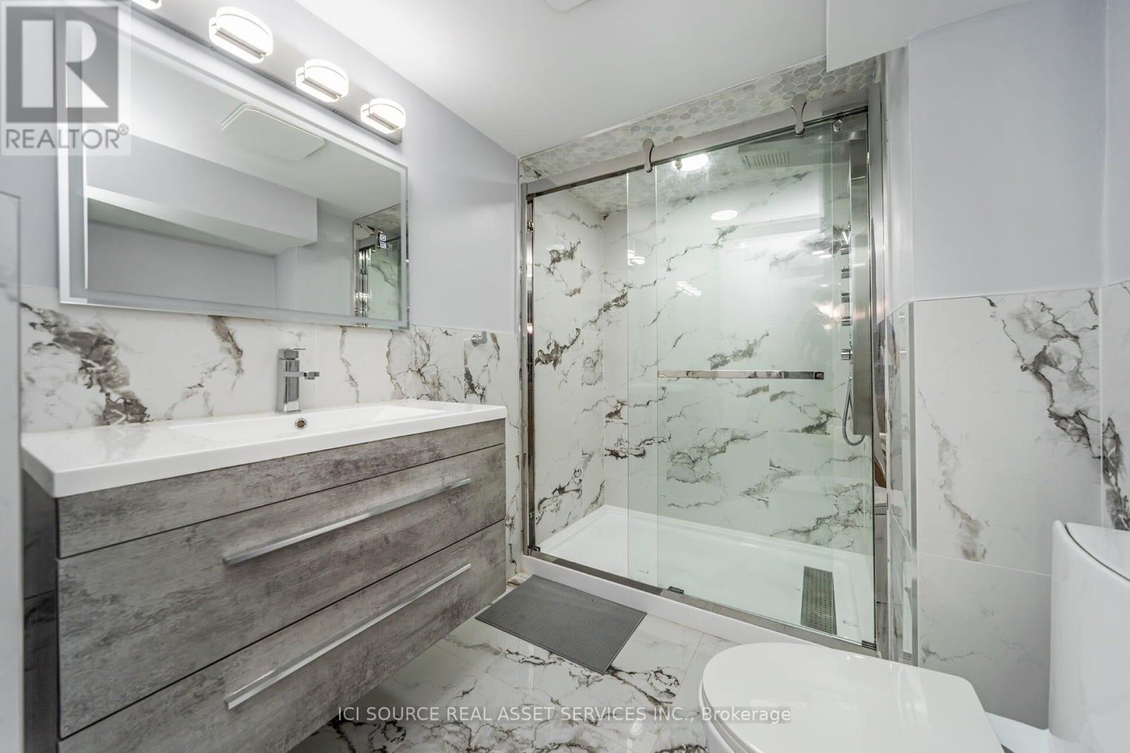 Photo 36 of 12 Amethyst Circle, Brampton ON