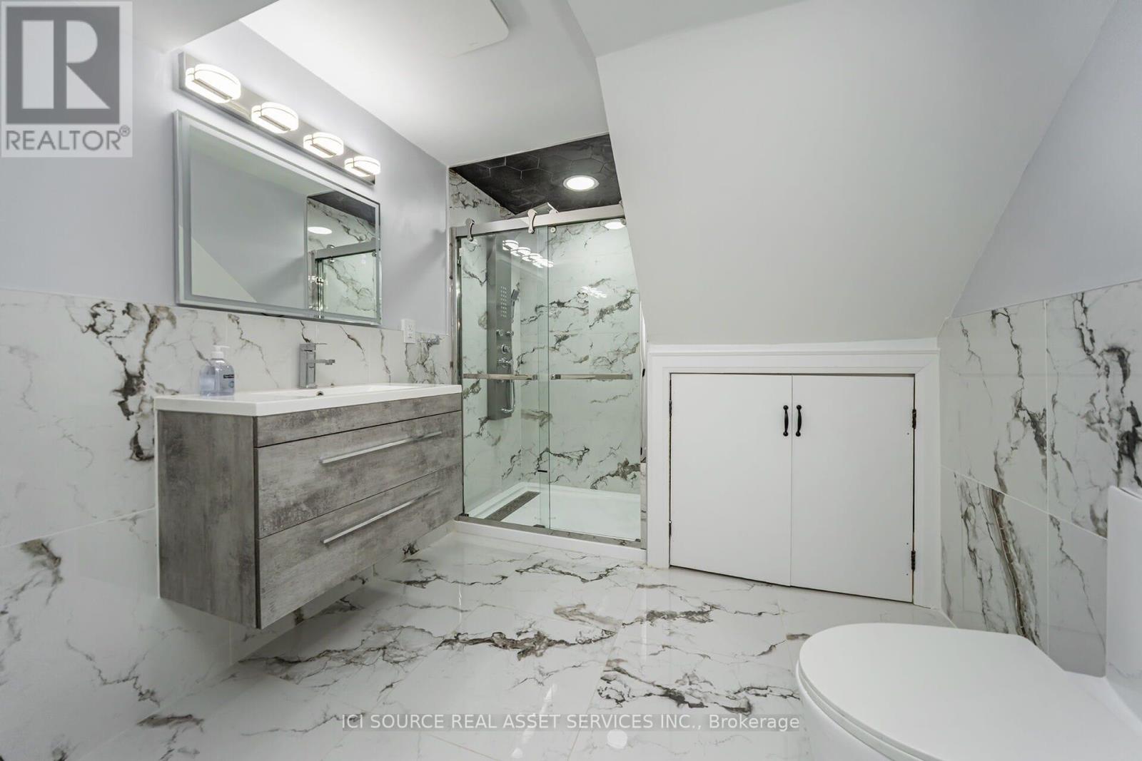 Photo 37 of 12 Amethyst Circle, Brampton ON