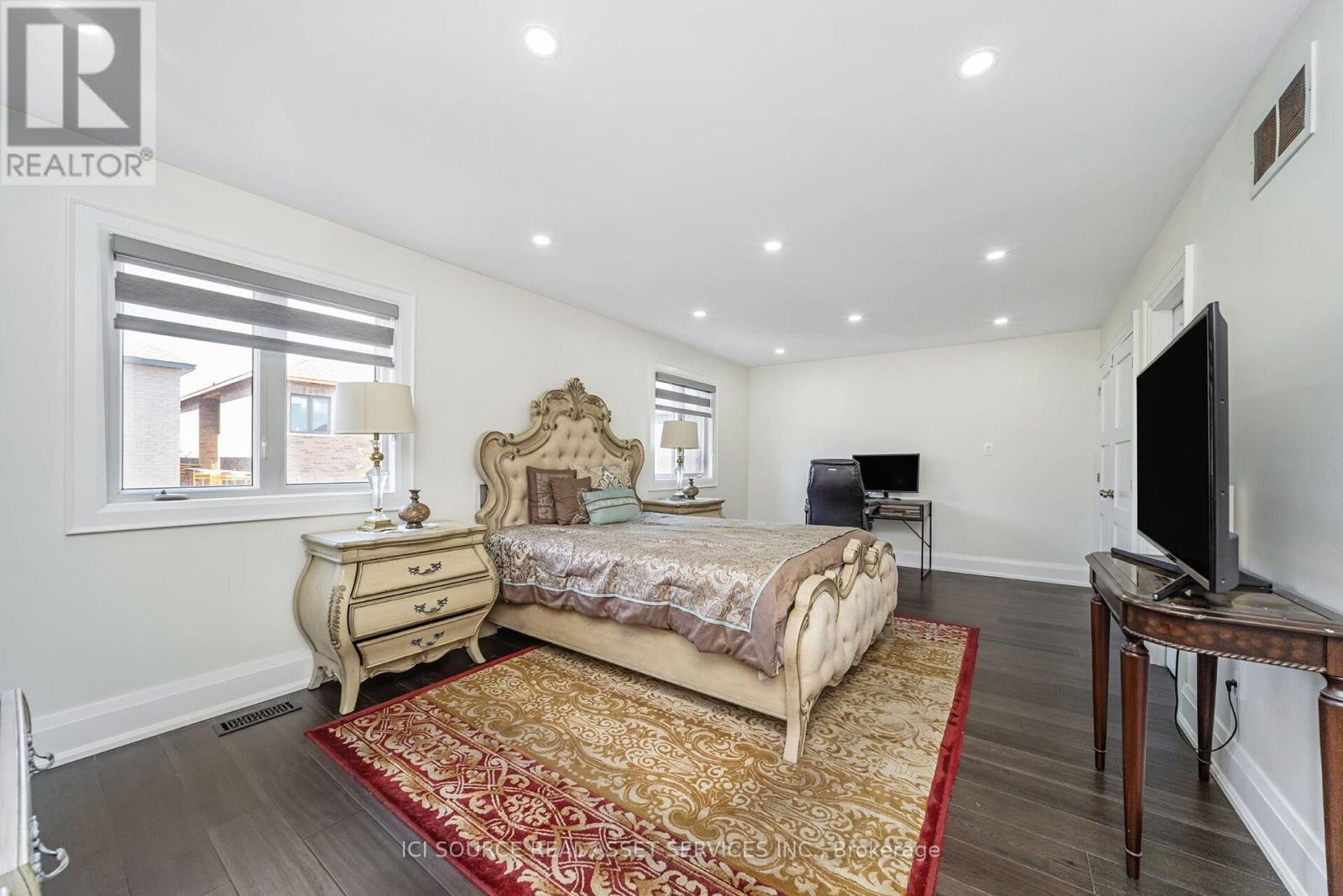 Photo 18 of 12 Amethyst Circle, Brampton ON