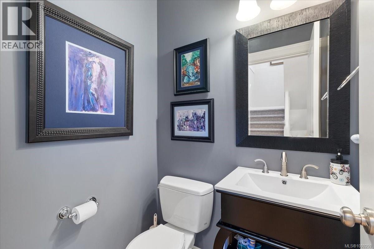 Photo 15 of 5647 Oceanview Terr, Nanaimo BC