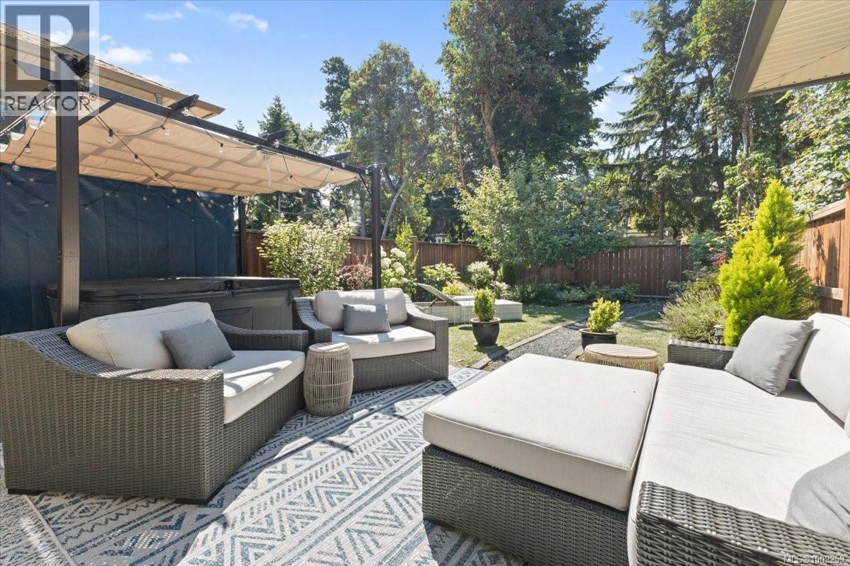 Photo 37 of 5647 Oceanview Terr, Nanaimo BC