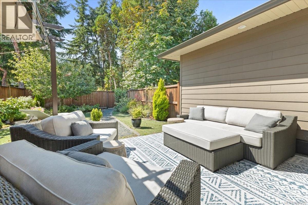 Photo 36 of 5647 Oceanview Terr, Nanaimo BC