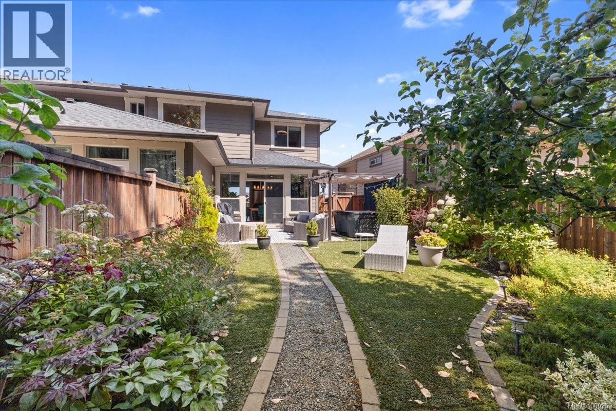Photo 38 of 5647 Oceanview Terr, Nanaimo BC