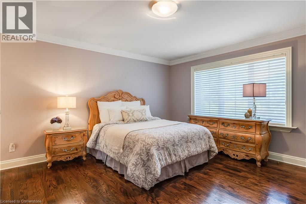 Photo 5 of 56 Cameo Street, Oakville ON