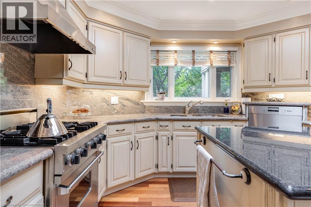 Photo 12 of 56 Cameo Street, Oakville ON