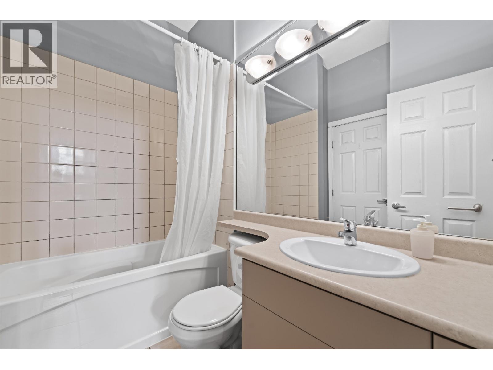 Photo 16 of 102 2102 W 38th Avenue, Vancouver BC