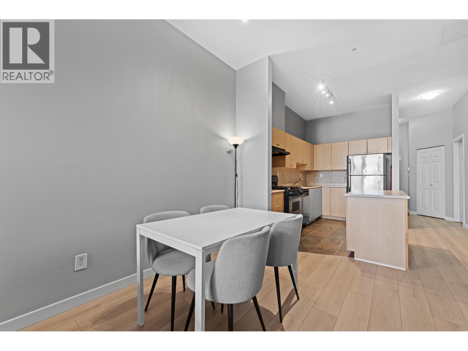 Photo 15 of 102 2102 W 38th Avenue, Vancouver BC