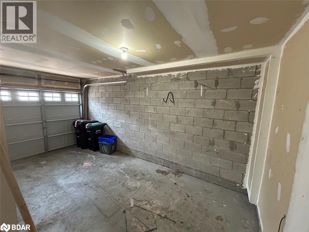 Photo 10 of 90 Franks Way, Barrie ON