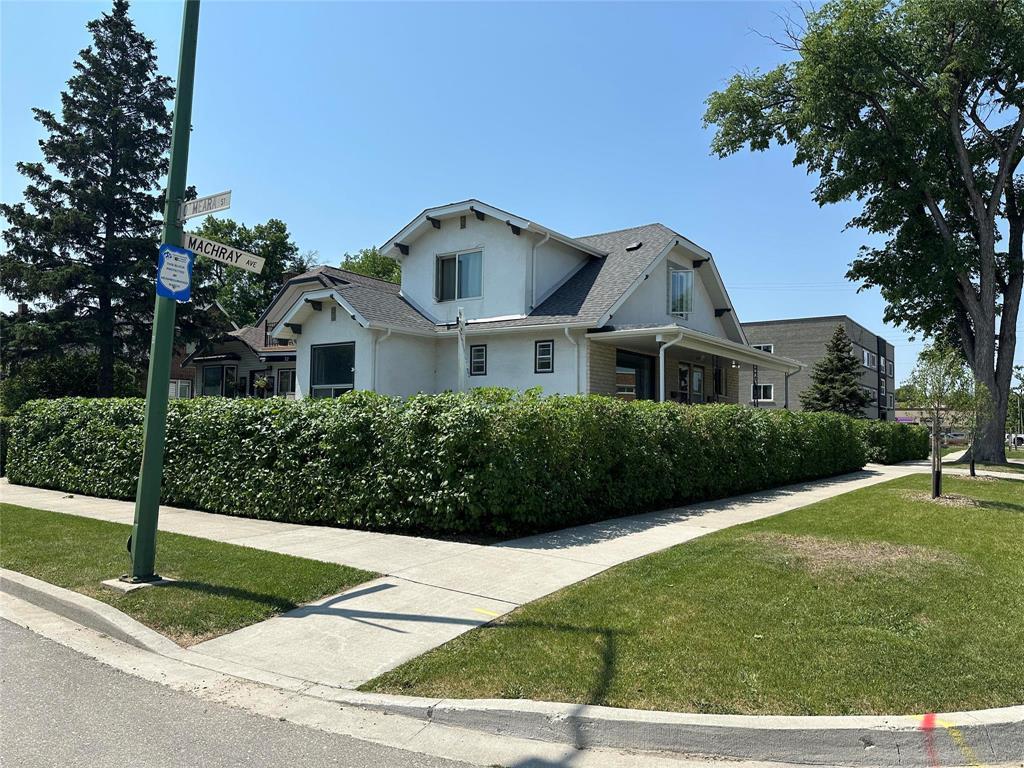 Photo 9 of 170 Machray Avenue, Winnipeg MB