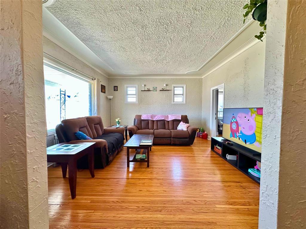 Photo 3 of 170 Machray Avenue, Winnipeg MB