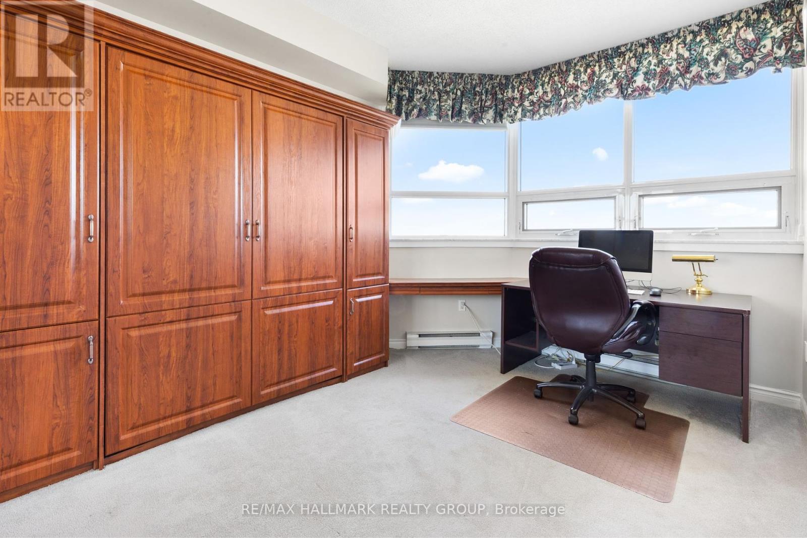 Photo 1 of 2403 1480 Riverside Drive, Ottawa ON
