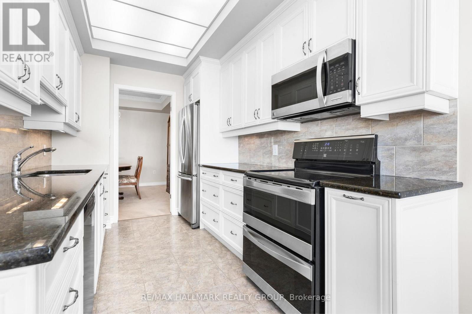 Photo 7 of 2403 1480 Riverside Drive, Ottawa ON