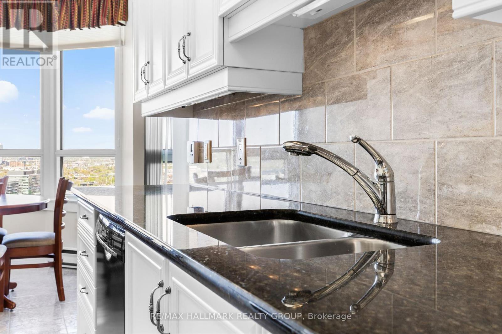 Photo 15 of 2403 1480 Riverside Drive, Ottawa ON