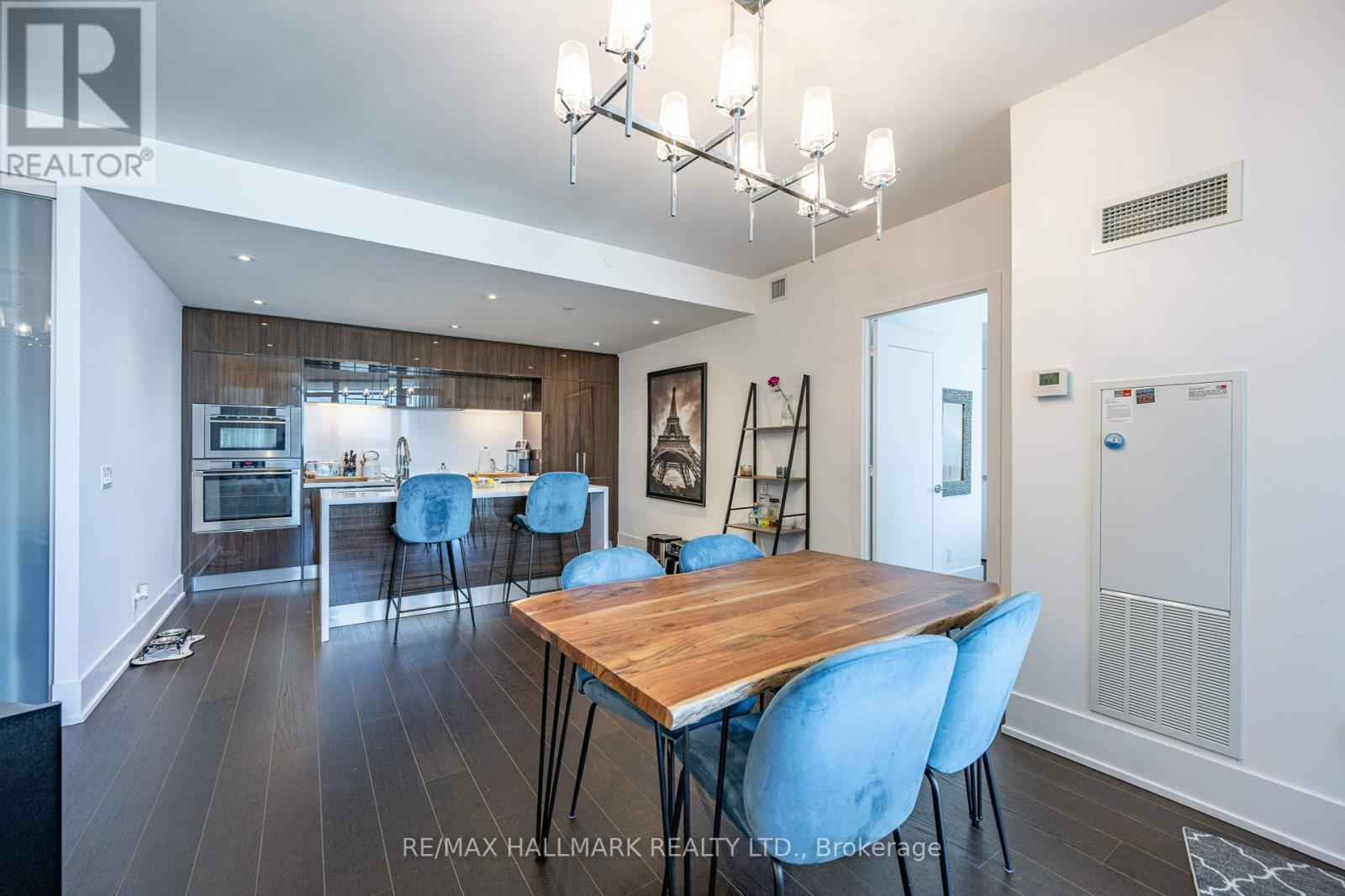 Photo 17 of 409 1 Edgewater Drive, Toronto ON