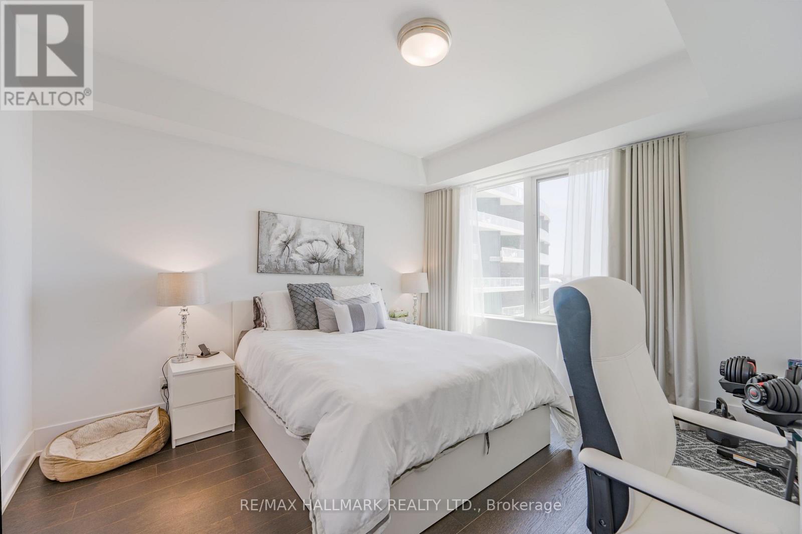 Photo 4 of 409 1 Edgewater Drive, Toronto ON