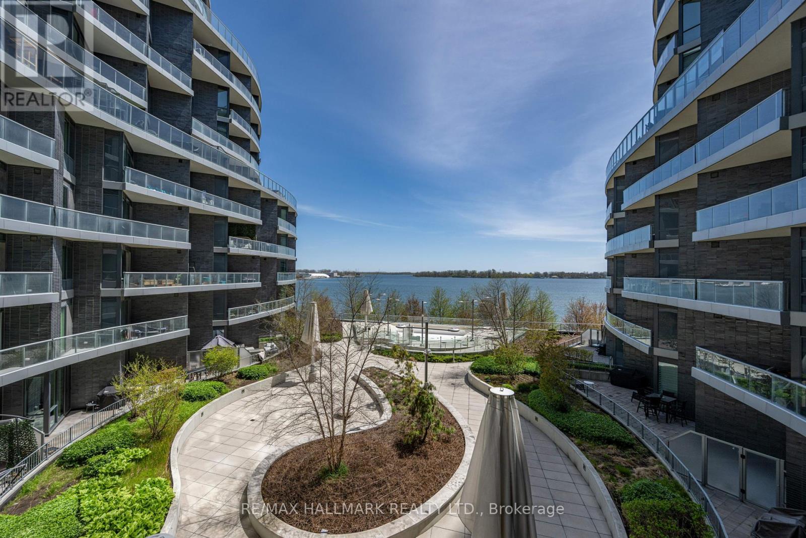 Photo 20 of 409 1 Edgewater Drive, Toronto ON