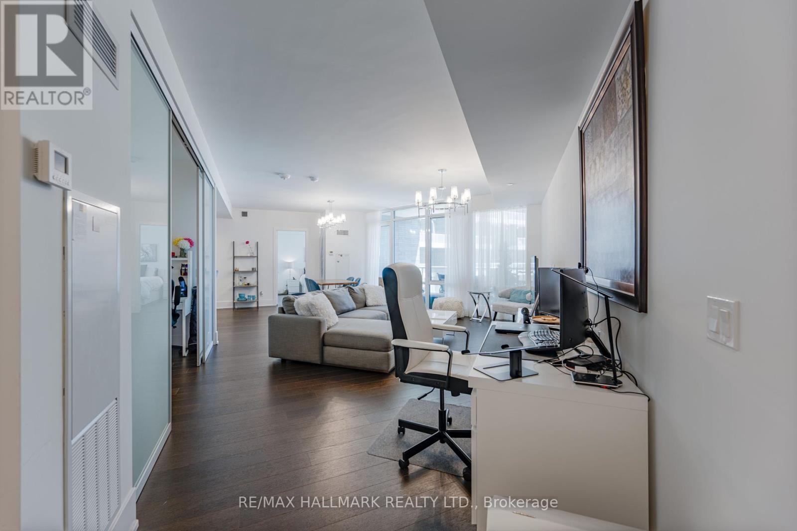 Photo 8 of 409 1 Edgewater Drive, Toronto ON