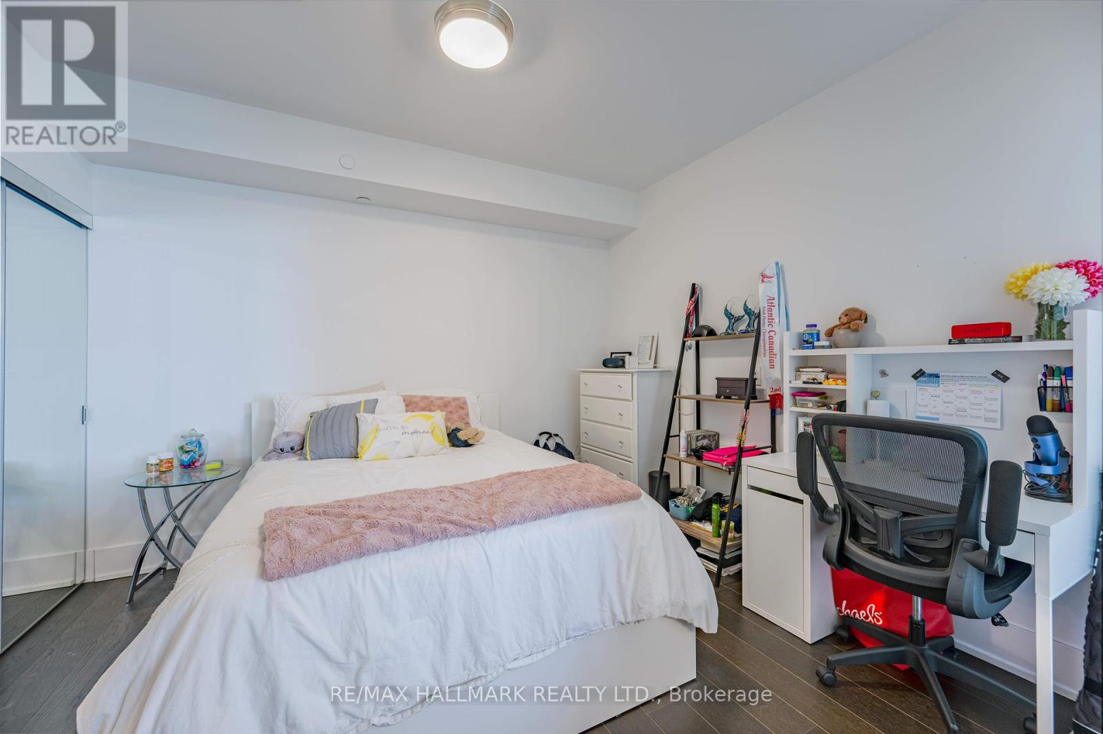 Photo 18 of 409 1 Edgewater Drive, Toronto ON