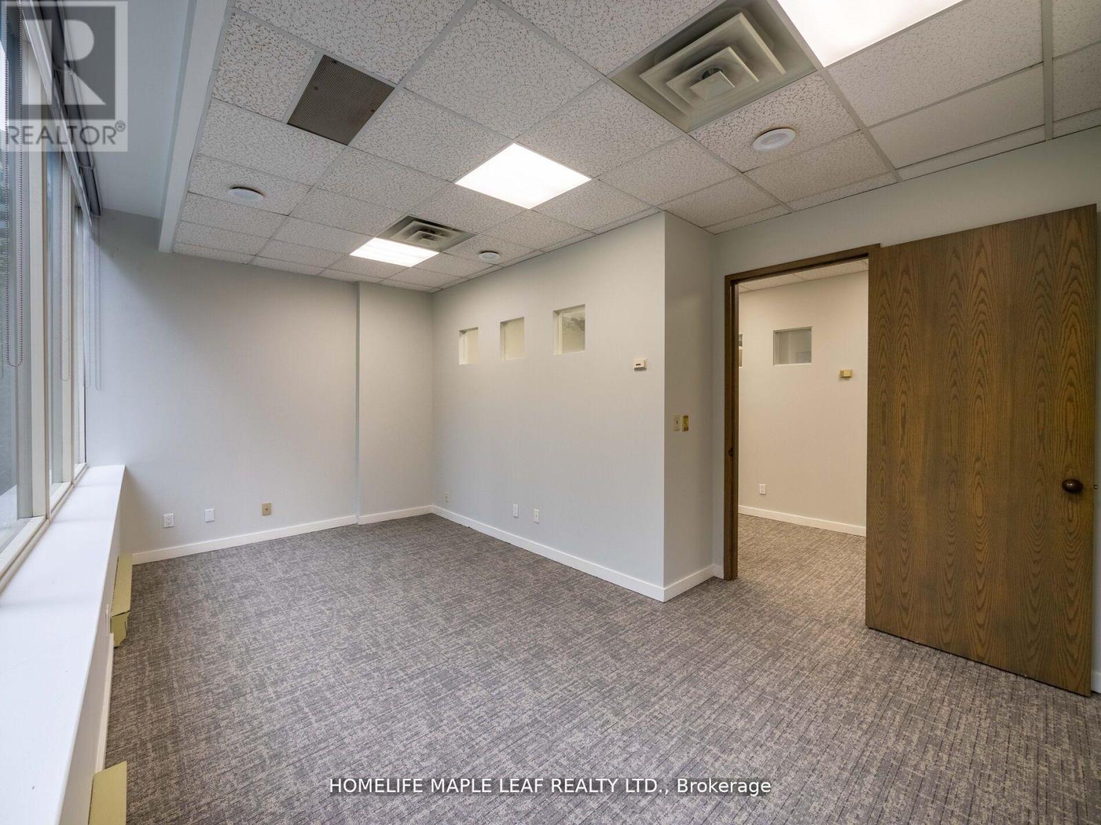 Photo 31 of 219 1033 Bay Street, Toronto ON