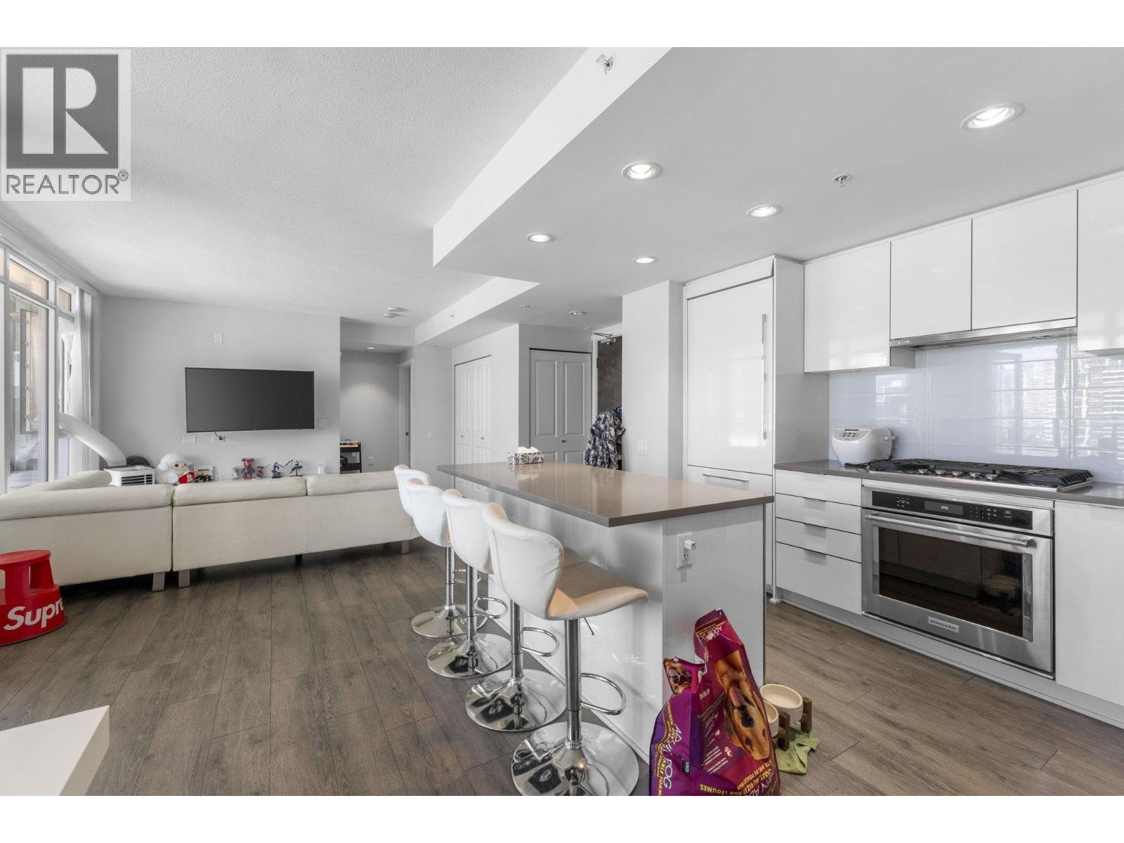 Photo 11 of 1607 2388 Madison Avenue, Burnaby BC