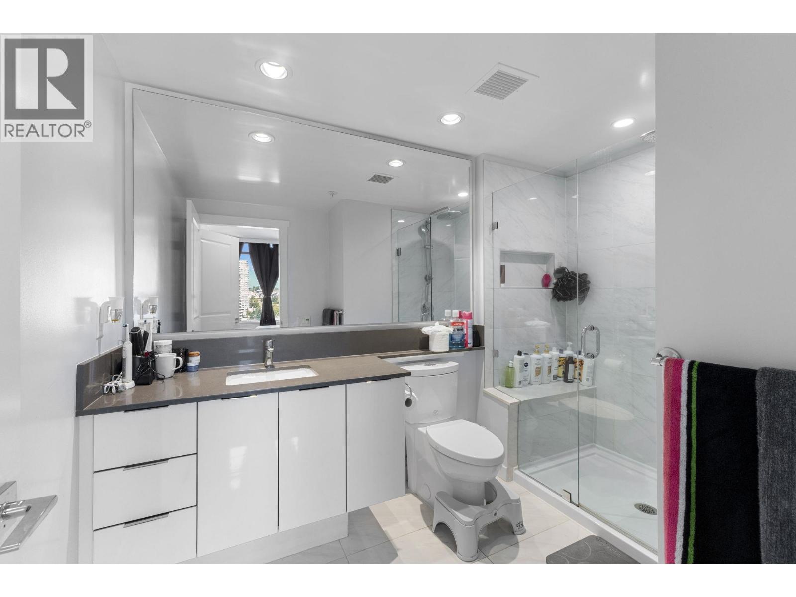 Photo 17 of 1607 2388 Madison Avenue, Burnaby BC