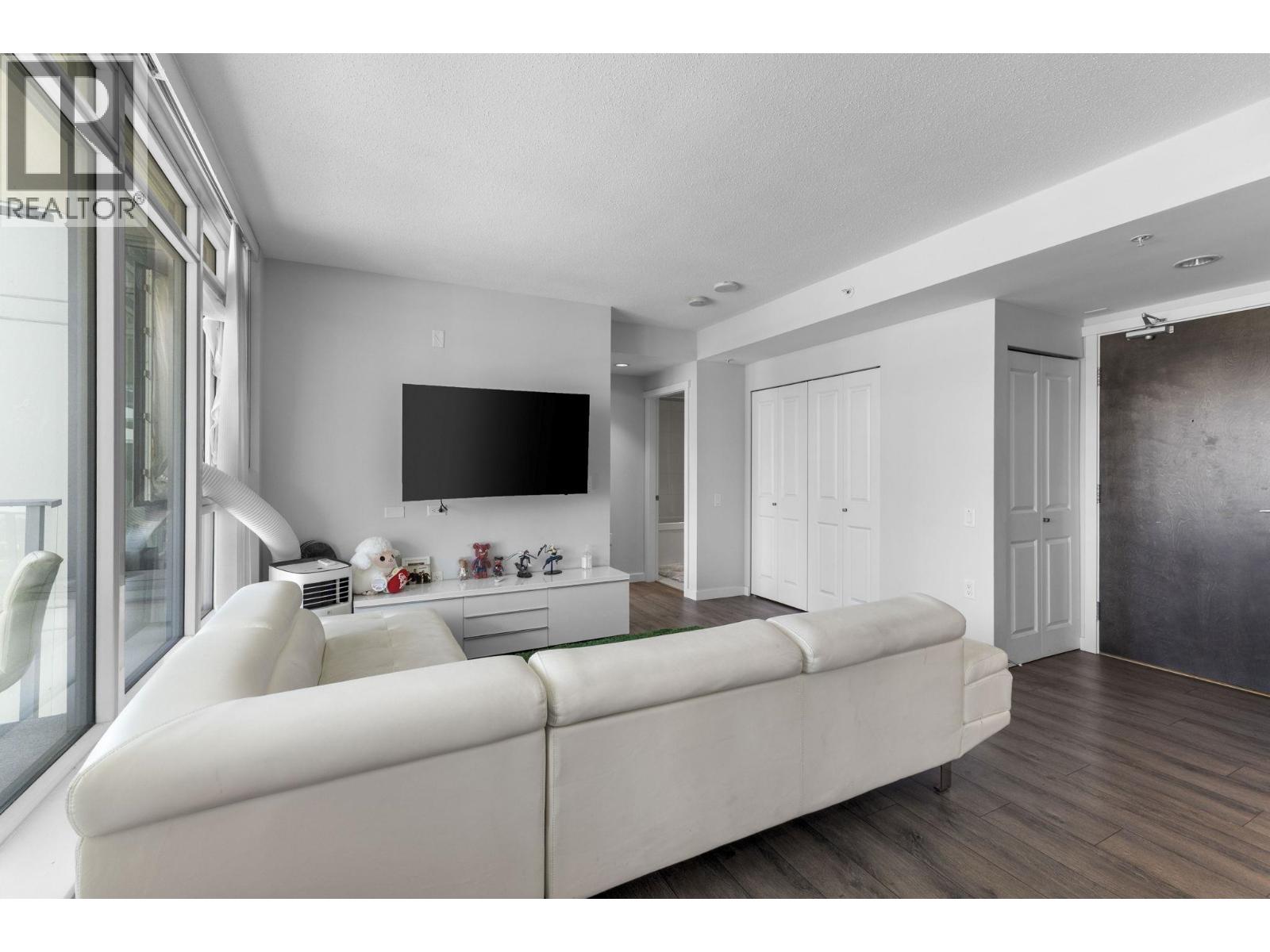 Photo 5 of 1607 2388 Madison Avenue, Burnaby BC